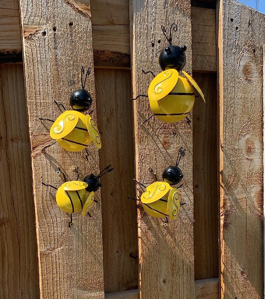 Metal Bumble Bee Garden Decorations Wall Art Bee 3D Sculpture Garden Ornaments Outdoor