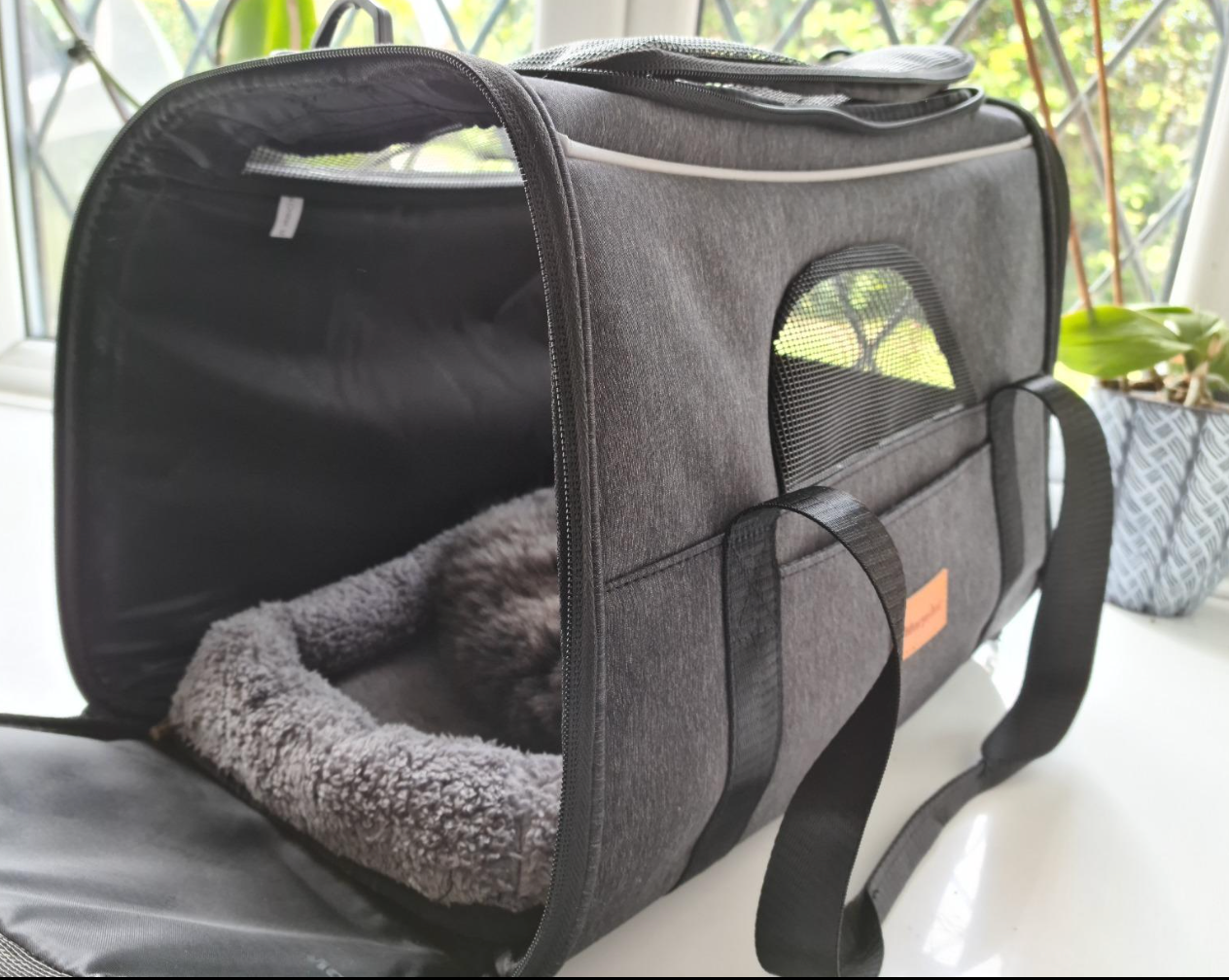 Pet Carrier Bag, Portable Cat Carrier Bag Top Opening, Removable Mat and Breathable Mesh, Foldable Cat Carrier Transport Bag for Dogs and Cats, with Shoulder Strap and Pet Bowl, Grey