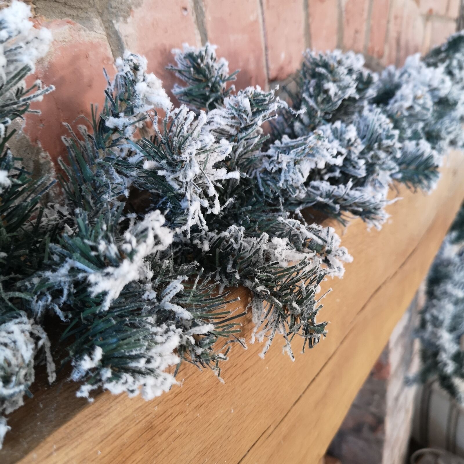 9ft (2.7m) Premier Christmas Snow Flocked Woodcote Fir Garland