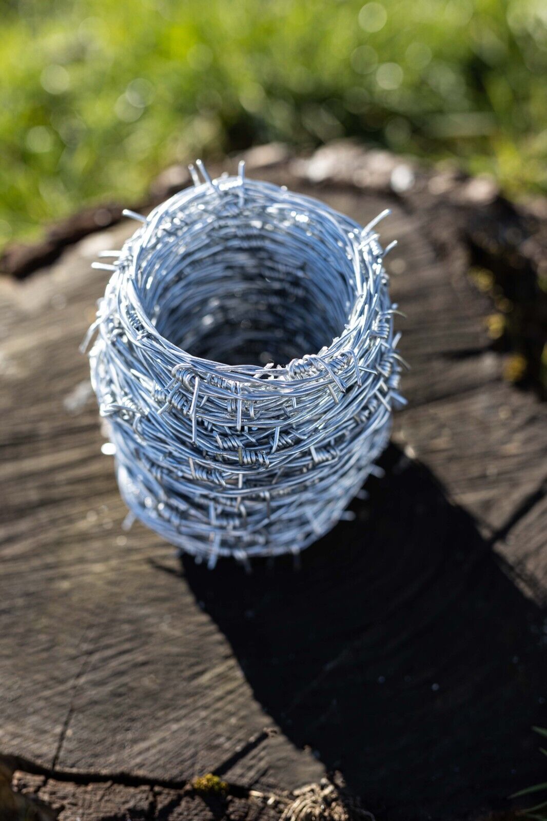 30M Barbed Wire Tub Garden Security Roll Coil Fence 1.7mm 4 Point Barbs Outdoor