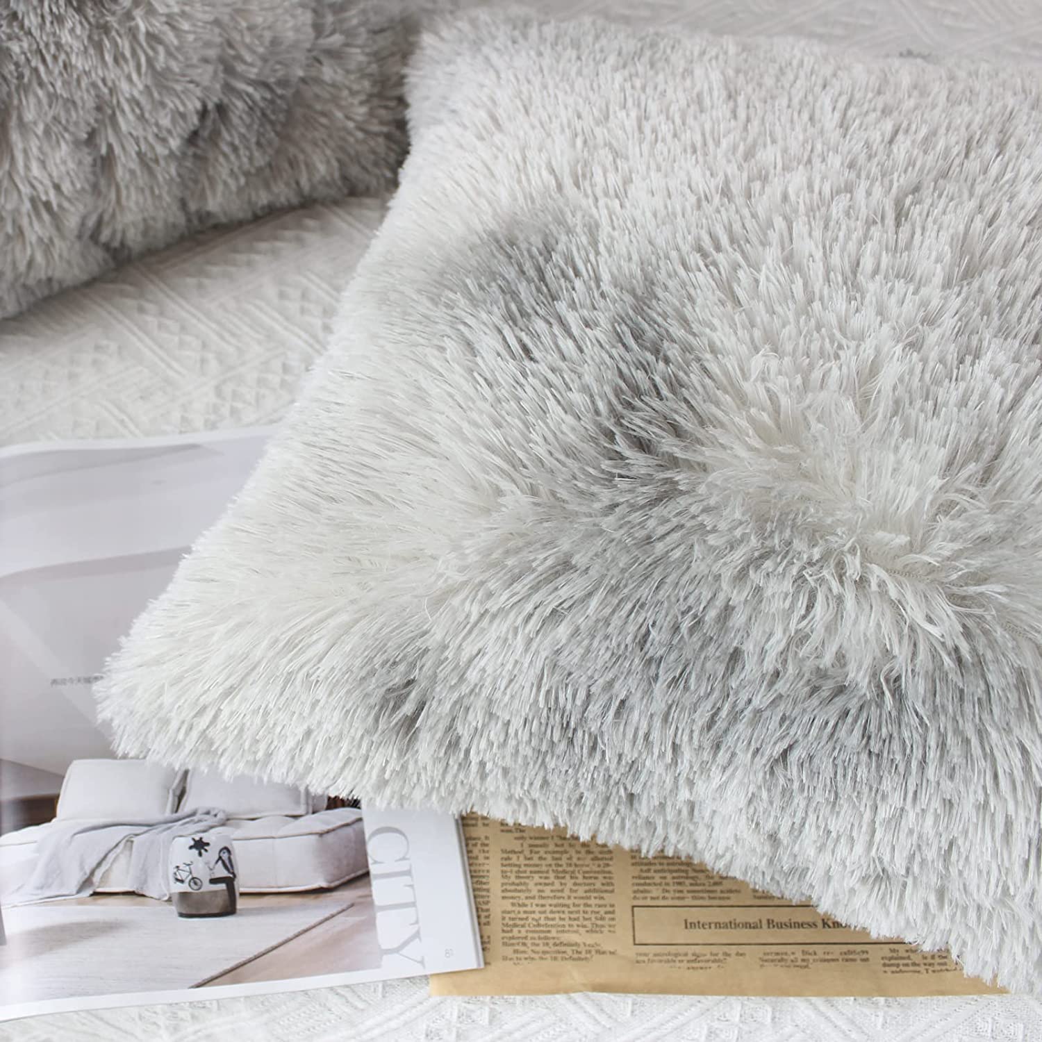 Set of 2 40 x 40cm Faux Fur Fluffy Cushion Covers Soft Throw Pillow Case 16x16 Grey Decorative Square Plush Pillowcase for Livingroom Sofa Bedroom