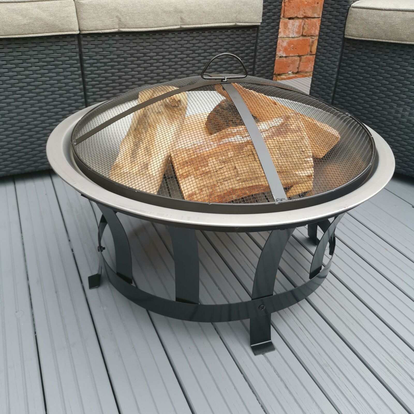 60cm Garden Fire Pit Bowl with Barbecue / BBQ Grill and Mesh Lid