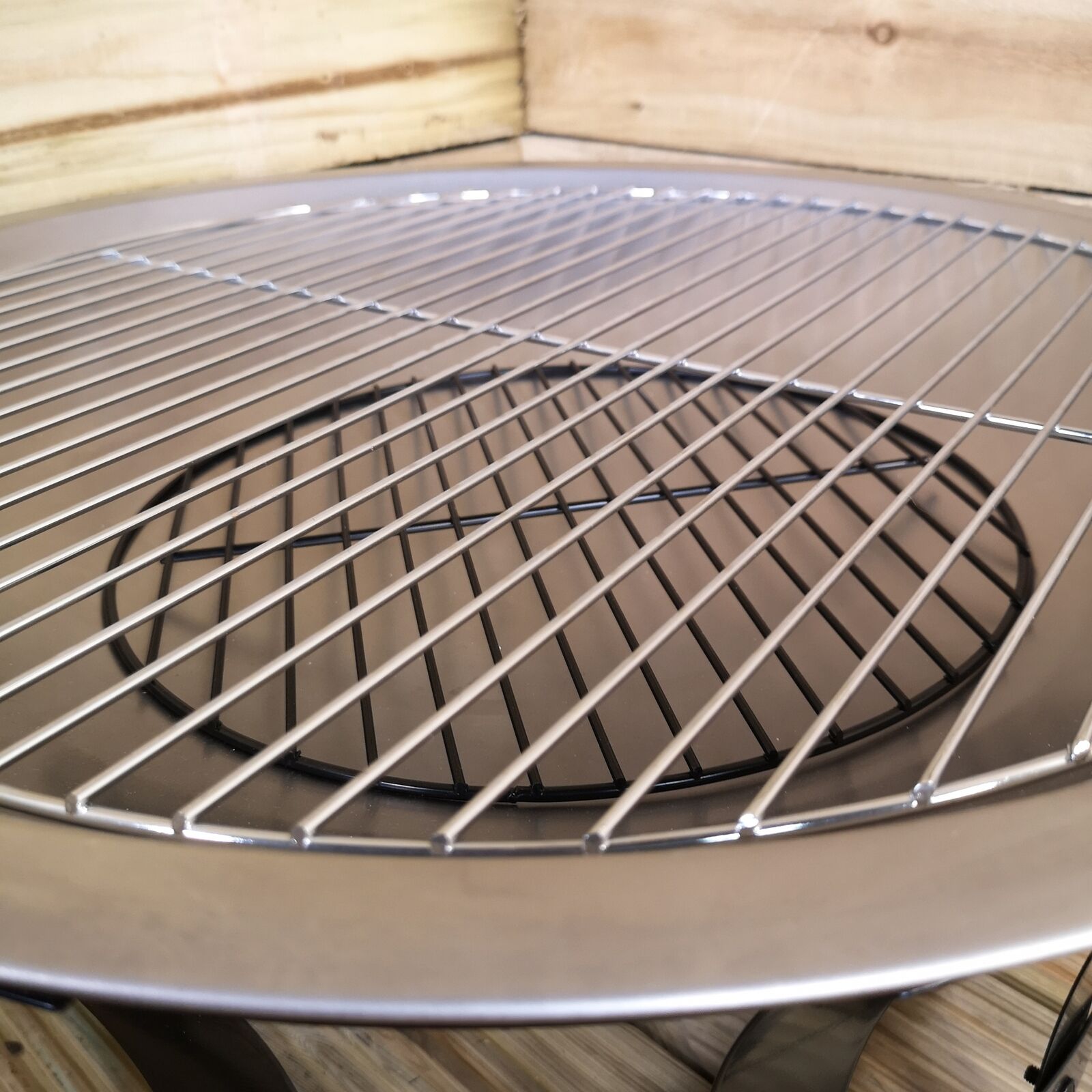 60cm Garden Fire Pit Bowl with Barbecue / BBQ Grill and Mesh Lid