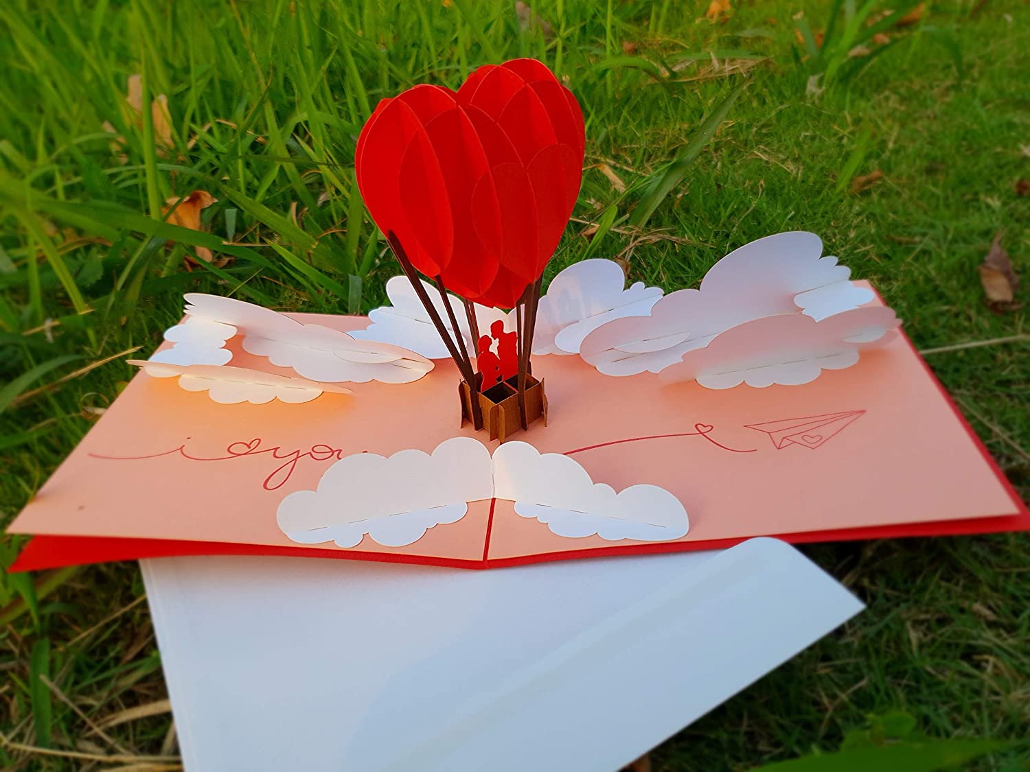 Pop Up Air Balloon Couple Kissing