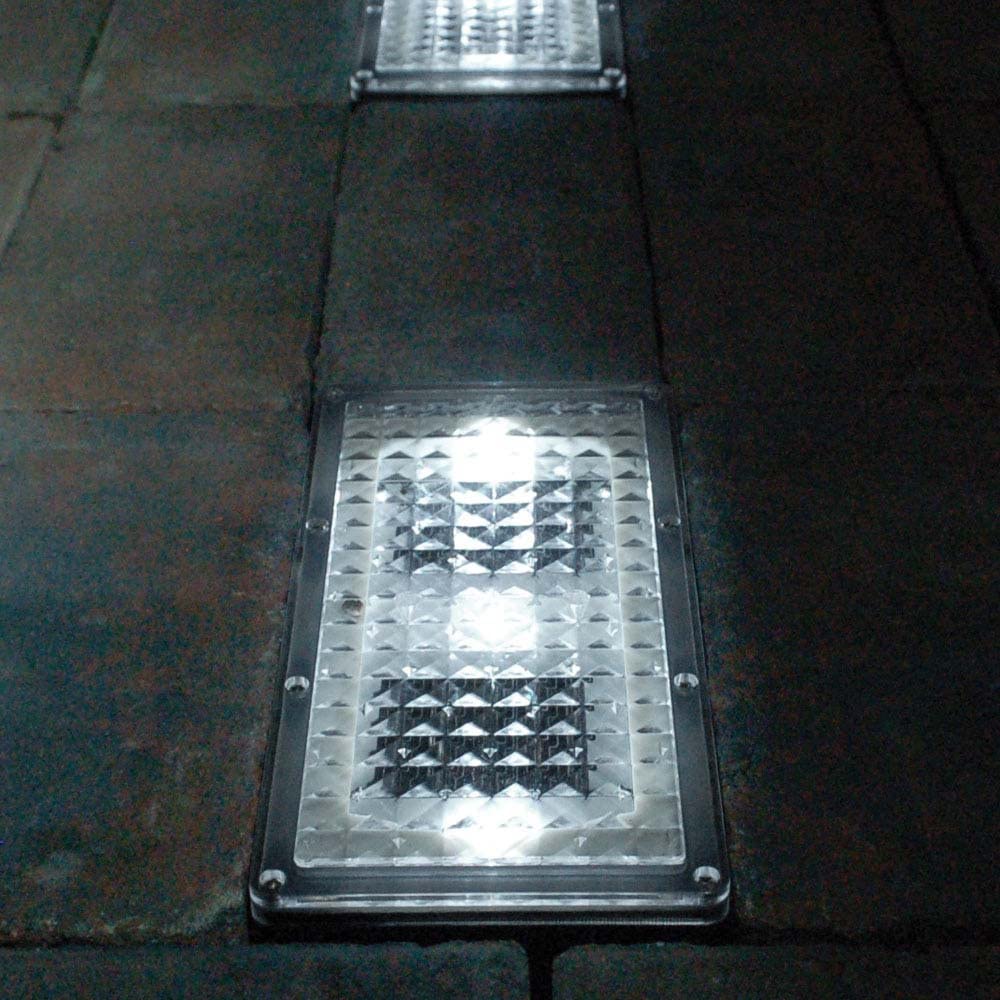 Paverlight XT Solar Powered Outdoor Brick Driveway Lights (Set of 2)