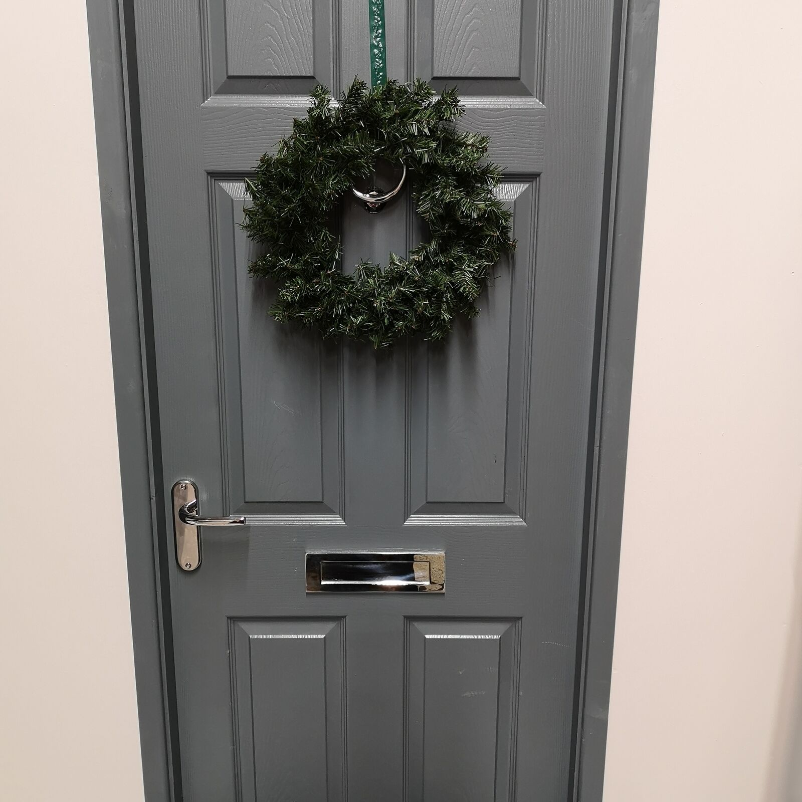 40cm Plain Green Canadian Pine Artificial Christmas Wreath